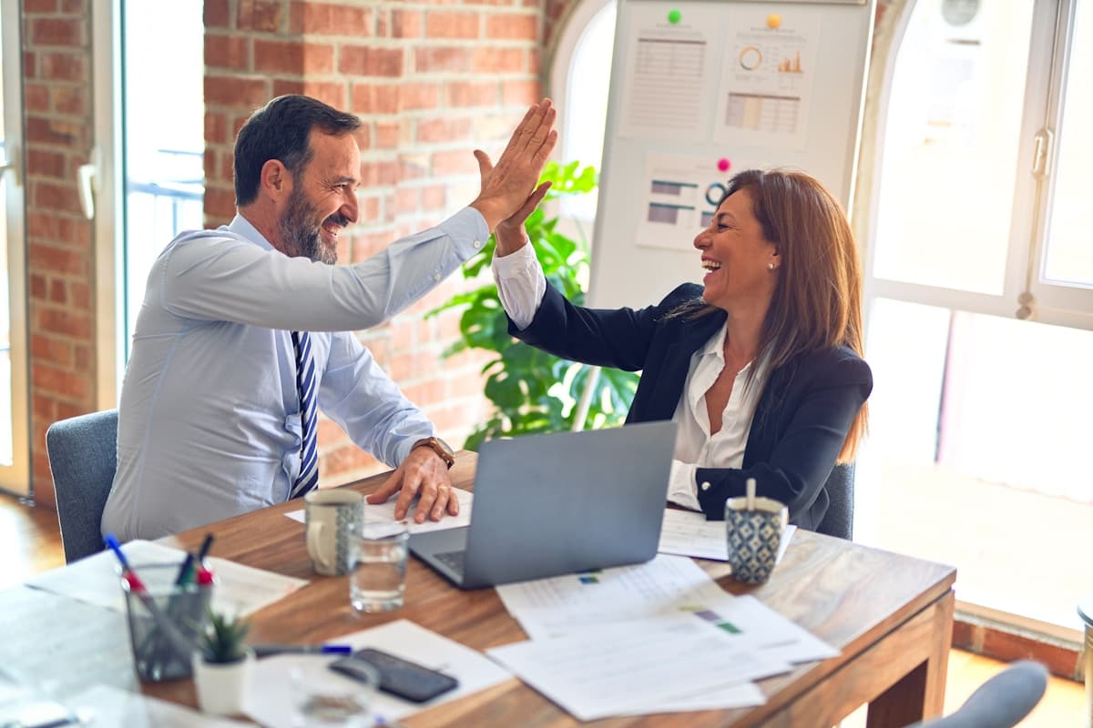 How to Run Effective 1:1 Meetings: Template & Best Practices for Managers